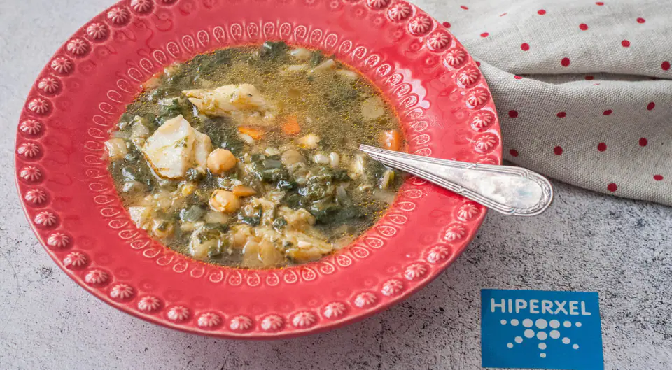 Potaje de garbanzos, espinacas y bacalao